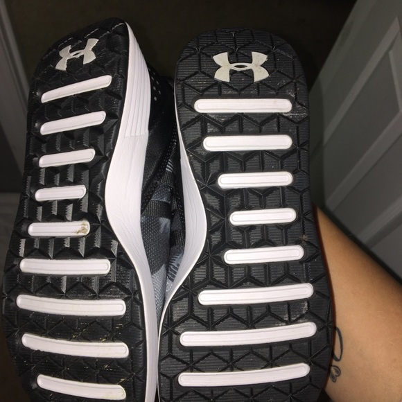 Size 6 1/2 - Picture 3 of 4